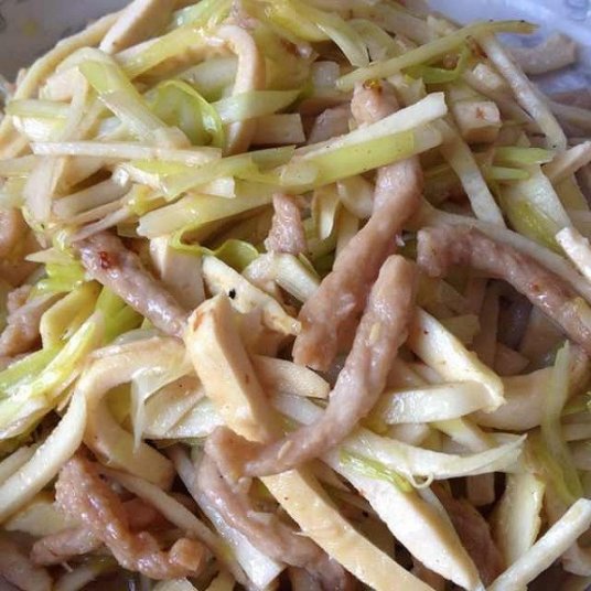 韭芽炒肉丝.jpg