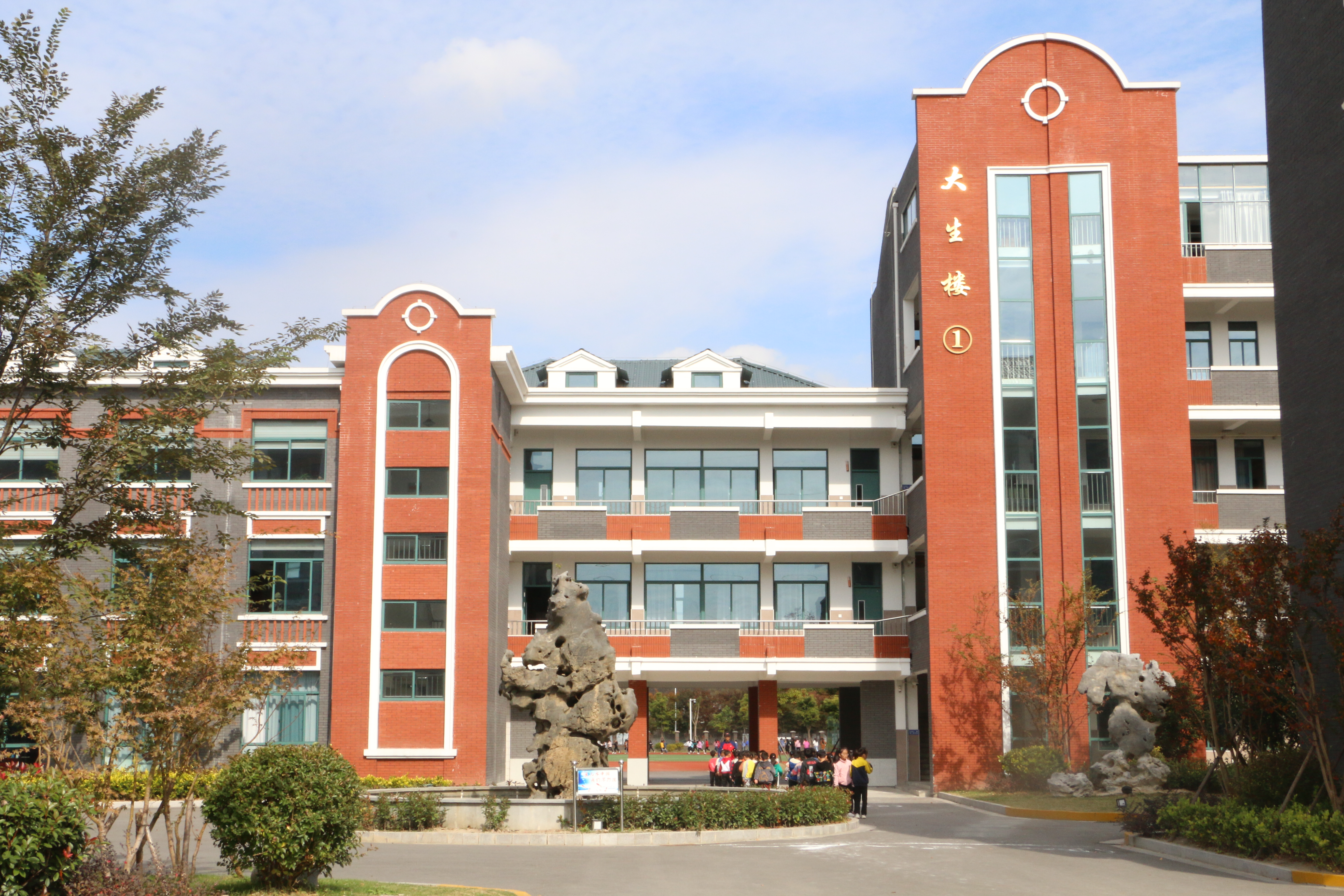 校园风光 (1).JPG
