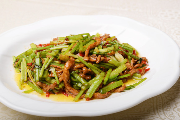 芹菜炒肉丝.jpg