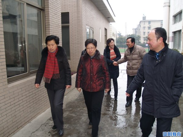 细雨霏霏,崇川区政协主席,区委副书记唐吉玲,区委常委,宣传部部长蔡莉