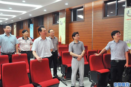 市委常委,宣传部部长章树山调研我区学校文明创建工作