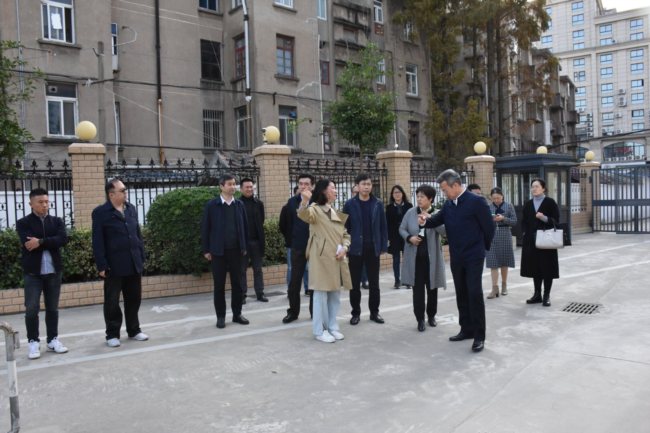 南通市委宣传部副部长盛慧琴一行调研城西小学未成年人思想道德建设